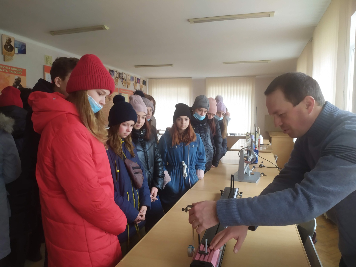 Демонстації експериментів Крижановським С.В.j